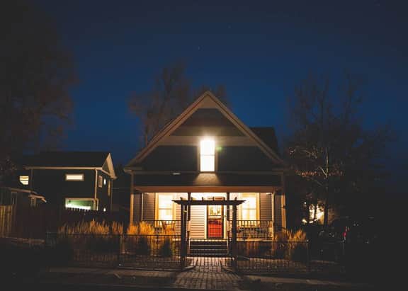 Spacious Downtown Family Home: Hot Tub & Fire Pit