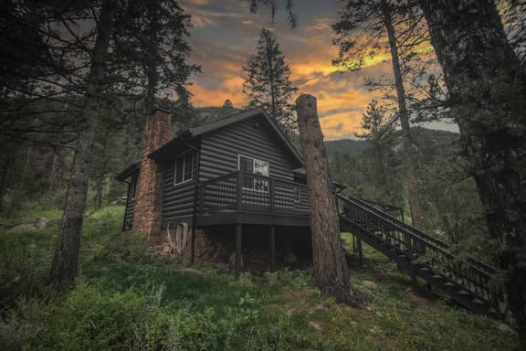 Secluded Mountain Cabin: Hot Tub & Large Deck
