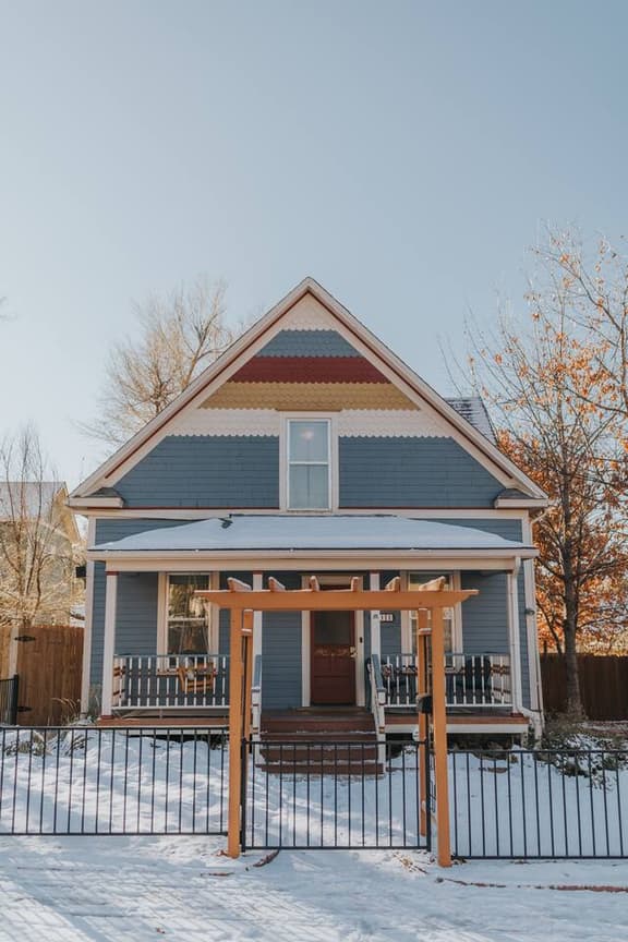 Spacious Downtown Family Home: Hot Tub & Fire Pit